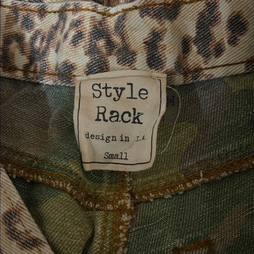 Leopard Print Distressed Jeans - Picture 2 of 3